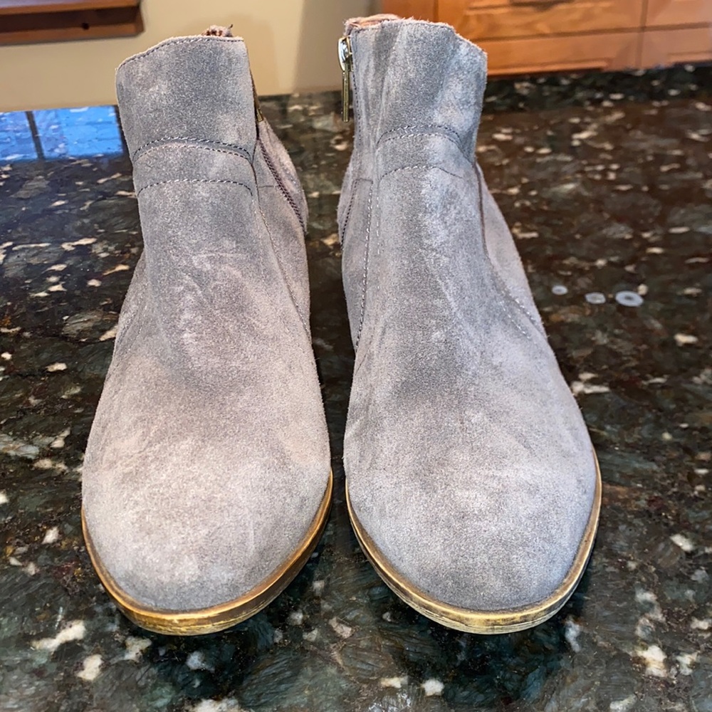 Lucky Brand slightly pointed/rounded booties GREY